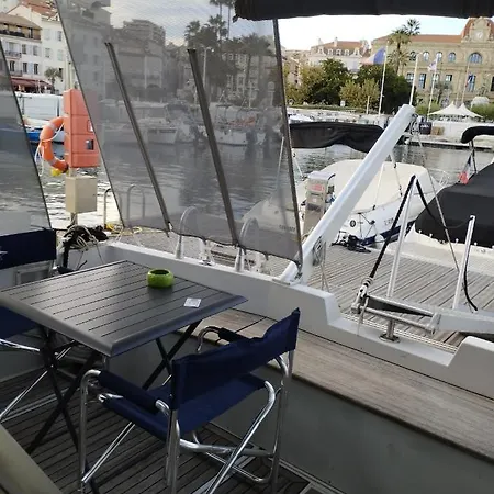 Botel Ferretti 36 ' Bateau A Quai Vieux-port Festival La Croisette *