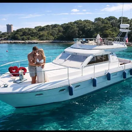 Ferretti 36 ' Bateau A Quai Vieux-port Festival La Croisette 船屋 *