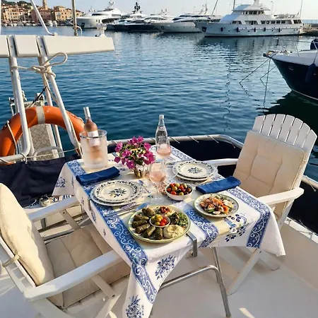 Ferretti 36 ' Bateau A Quai Vieux-port Festival La Croisette 船上ホテル カンヌ