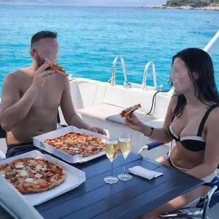 Ferretti 36 ' Bateau A Quai Vieux-port Festival La Croisette 船上ホテル カンヌ